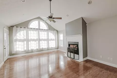 Living - 445 Whippoorwill Dr, Burnside, KY 42519 photo 5 of 10