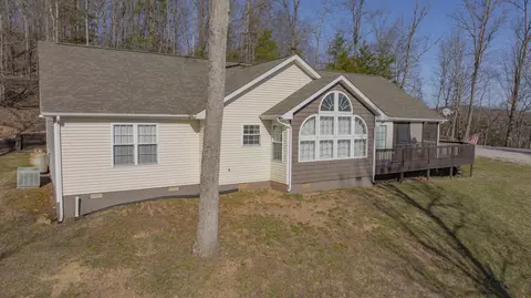Exterior - 445 Whippoorwill Dr, Burnside, KY 42519 photo 5 of 9