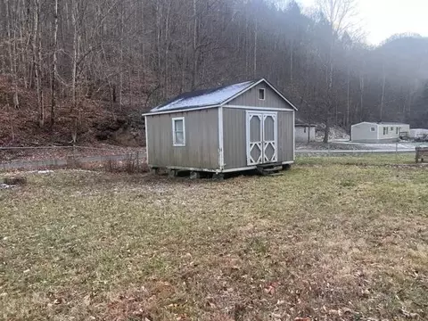 321 Gabriels Frk, Kimper, KY 41539 photo 9