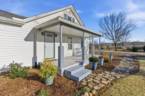 141 Farthing Ln, Waco, KY 40385