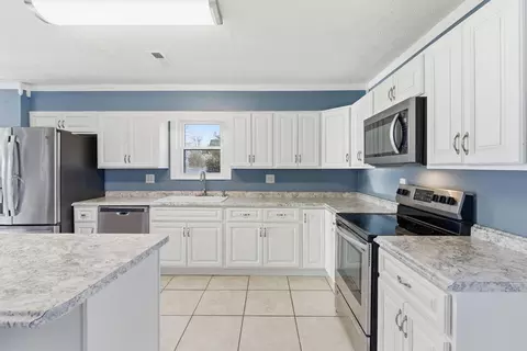 Kitchen - 141 Farthing Ln, Waco, KY 40385 photo 3 of 5