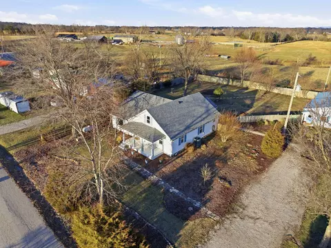 View/Area - 141 Farthing Ln, Waco, KY 40385 photo 1 of 8