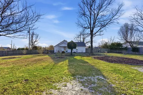 Exterior - 141 Farthing Ln, Waco, KY 40385 photo 8 of 13