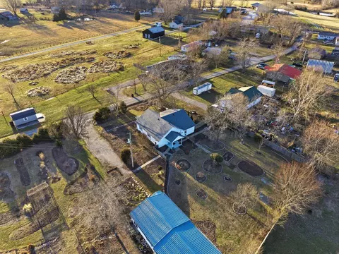 View/Area - 141 Farthing Ln, Waco, KY 40385 photo 7 of 8