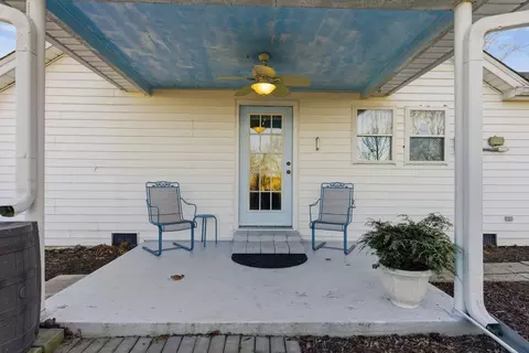 Exterior - 141 Farthing Ln, Waco, KY 40385 photo 5 of 13