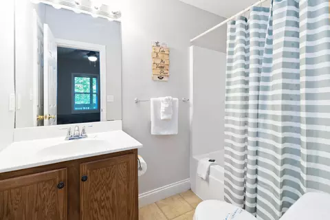 Bath - 620 Harmony Ln, Burnside, KY 42519 photo 2 of 3