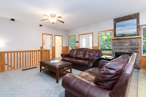 Living - 620 Harmony Ln, Burnside, KY 42519 photo 3 of 3