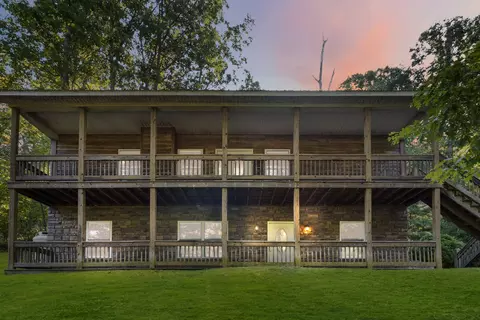 620 Harmony Ln, Burnside, KY 42519