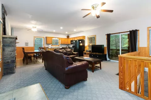 Living - 620 Harmony Ln, Burnside, KY 42519 photo 1 of 3