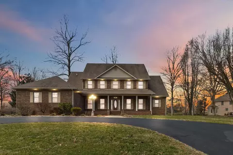 371 Lakeview Dr, Jamestown, KY 42629