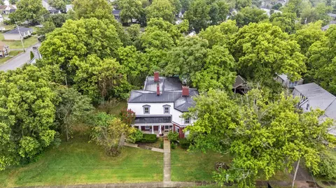 302 Broadway St, Nicholasville, KY 40356