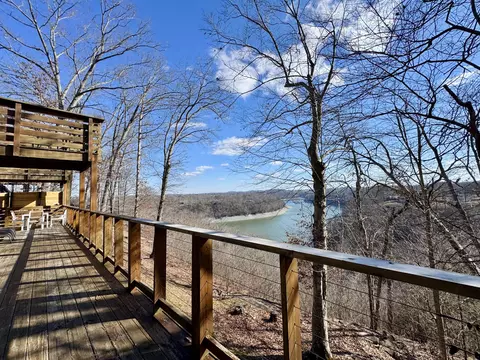 View/Area - 1254 Prather Dr, Nancy, KY 42544 photo 2 of 9