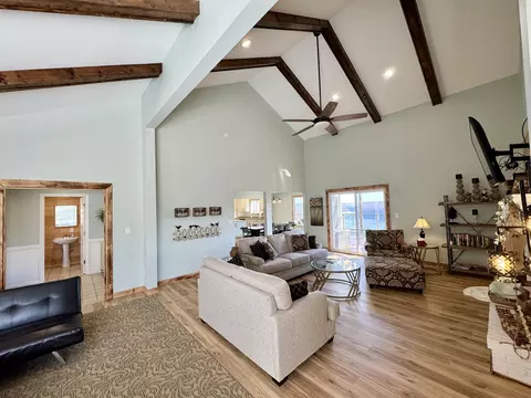 Living - 1254 Prather Dr, Nancy, KY 42544 photo 2 of 4