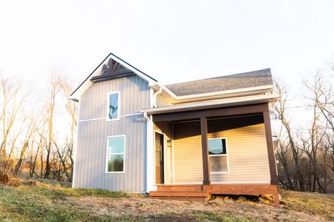 942 Hawkins - Cummins Rd, Paris, KY 40361