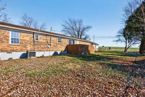 Exterior - 101 Static Rd, Paris, KY 40361 photo 6 of 7