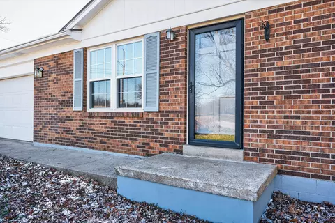 Exterior - 101 Static Rd, Paris, KY 40361 photo 3 of 7