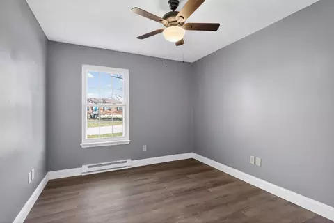 Bedroom - 101 Static Rd, Paris, KY 40361 photo 3 of 4