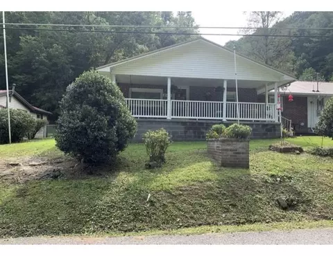 243 Nosben Frk, Belfry, KY 41514