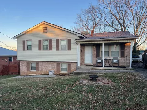 117 Castle Heights Dr, Harrodsburg, KY 40330