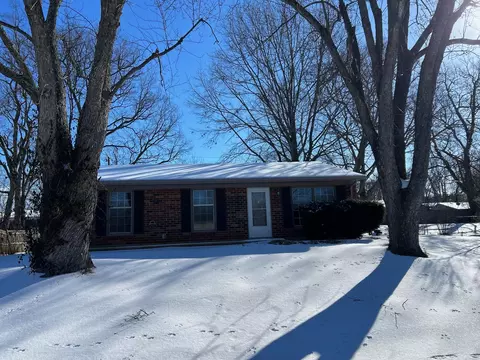 2306 Shannon Rd, Paris, KY 40361