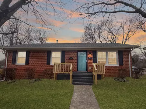2911 Edinburgh Dr, Lexington, KY 40517