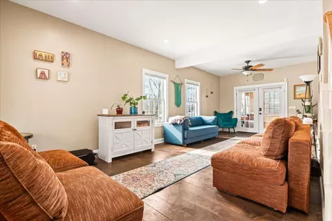 Living - 551 Rogers Rd, Corbin, KY 40701 photo 2 of 2
