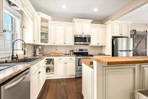 Kitchen - 551 Rogers Rd, Corbin, KY 40701 photo 1 of 5