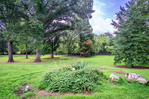 Exterior - 98 E Wyrick St, Corbin, KY 40701 photo 5 of 10