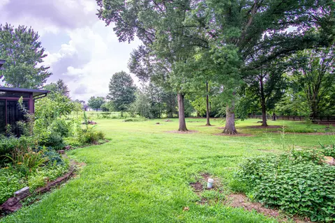 Exterior - 98 E Wyrick St, Corbin, KY 40701 photo 4 of 10
