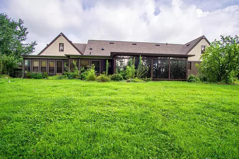 Exterior - 98 E Wyrick St, Corbin, KY 40701 photo 8 of 10