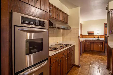 Kitchen - 98 E Wyrick St, Corbin, KY 40701 photo 1 of 4
