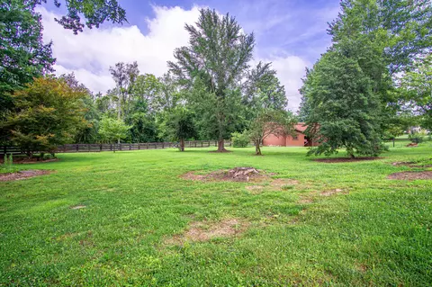 Exterior - 98 E Wyrick St, Corbin, KY 40701 photo 7 of 10