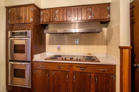 Kitchen - 98 E Wyrick St, Corbin, KY 40701 photo 2 of 4