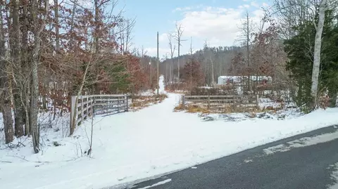 4430 Pine Grove Rd, Crab Orchard, KY 40419