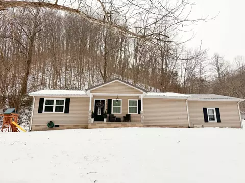 421 Sally Stephens Br, Prestonsburg, KY 41653