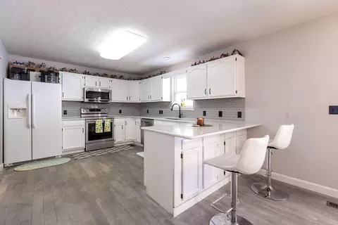 Kitchen - 667 Whitaker St, Morehead, KY 40351 photo 5 of 5