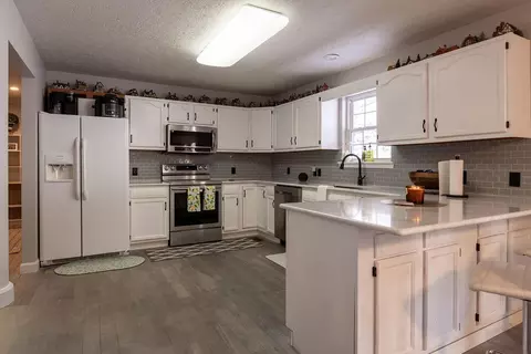 Kitchen - 667 Whitaker St, Morehead, KY 40351 photo 1 of 5
