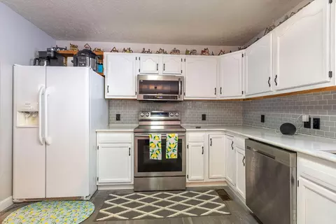 Kitchen - 667 Whitaker St, Morehead, KY 40351 photo 3 of 5