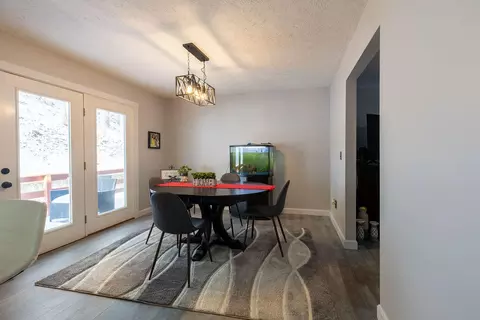 Dining - 667 Whitaker St, Morehead, KY 40351 photo 1 of 2