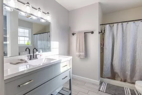 Bath - 667 Whitaker St, Morehead, KY 40351 photo 1 of 5