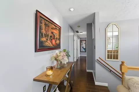 Entry Way - 115 Cedar Dr, Berea, KY 40403 photo 2 of 3