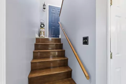 Entry Way - 115 Cedar Dr, Berea, KY 40403 photo 3 of 3