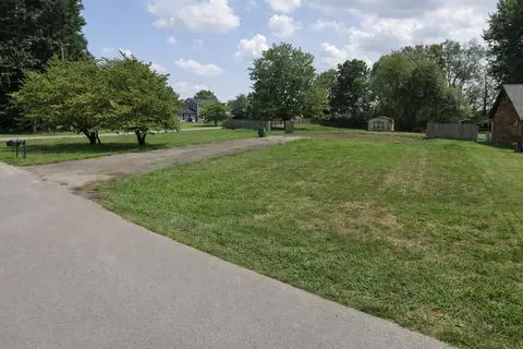 200 Palomino Dr, Harrodsburg, KY 40330