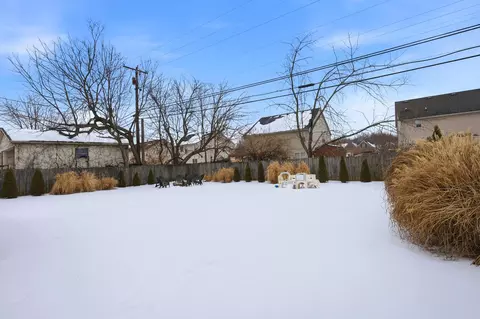 Exterior - 216 Paddock Dr, Versailles, KY 40383 photo 4 of 12