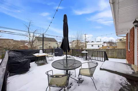 Exterior - 216 Paddock Dr, Versailles, KY 40383 photo 3 of 12