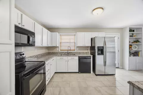 Kitchen - 216 Paddock Dr, Versailles, KY 40383 photo 1 of 4
