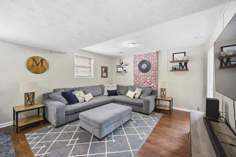 Living - 216 Paddock Dr, Versailles, KY 40383 photo 3 of 3