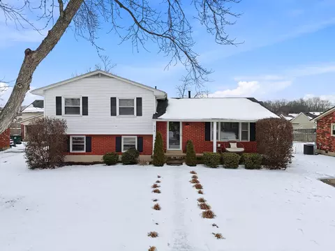 Exterior - 216 Paddock Dr, Versailles, KY 40383 photo 9 of 12
