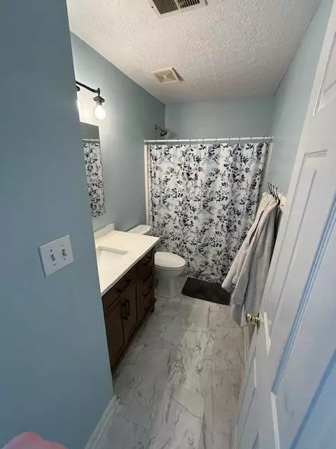 Bath - 104 Bronte Pl, Georgetown, KY 40324 photo 6 of 7