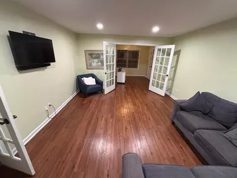 Living - 104 Bronte Pl, Georgetown, KY 40324 photo 3 of 4